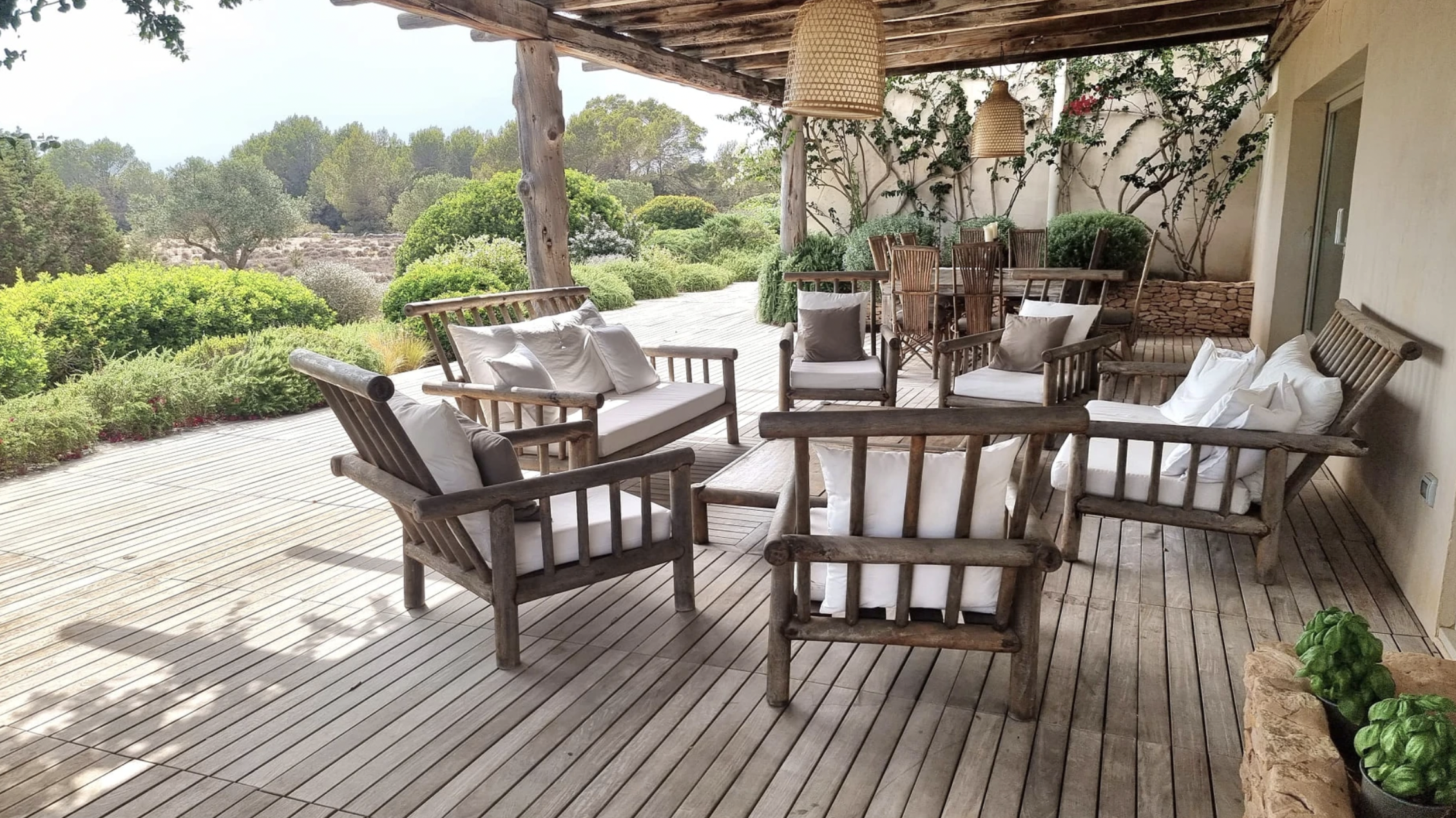 Casa Alhambra outdoor seating